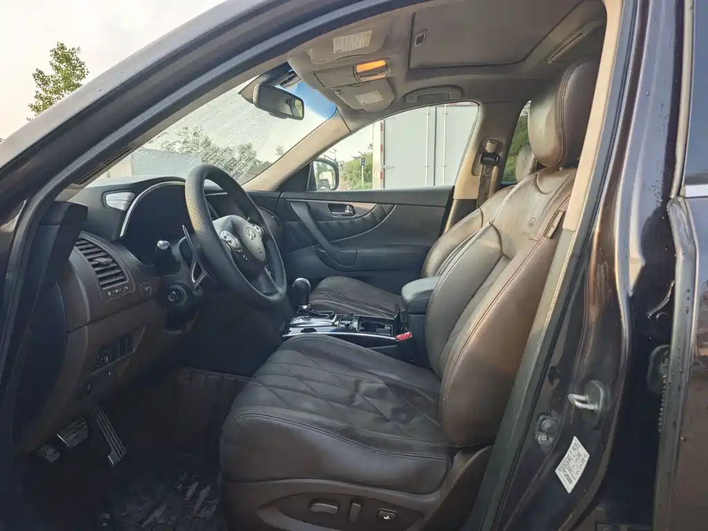 Infiniti FX FX35 Transcend
