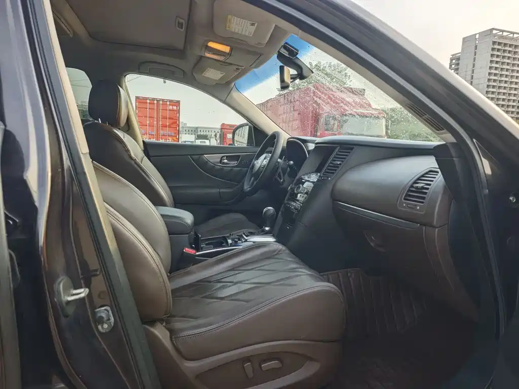 Infiniti FX FX35 Transcend