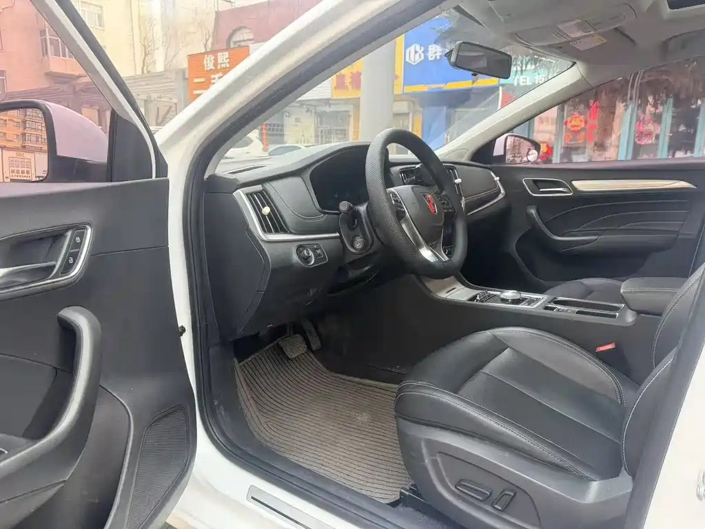 Roewe i6 NEV 45 T Hybrid Connected Smart Enjoyment