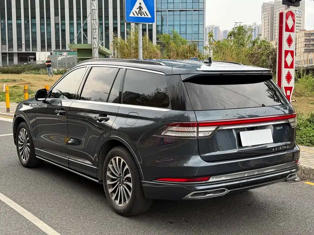 Aviator 飞行家 2022款 3.0 T V6 四驱百周年限量版