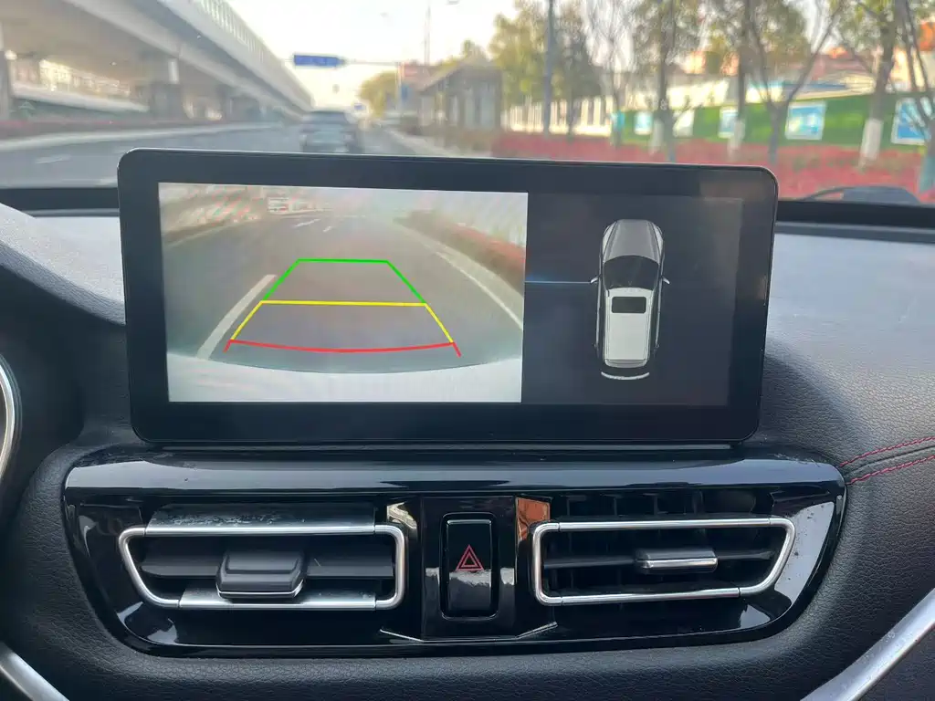 Besturn T33 奔腾T33 2019款 1.6 L 自动互联智酷型 国VI