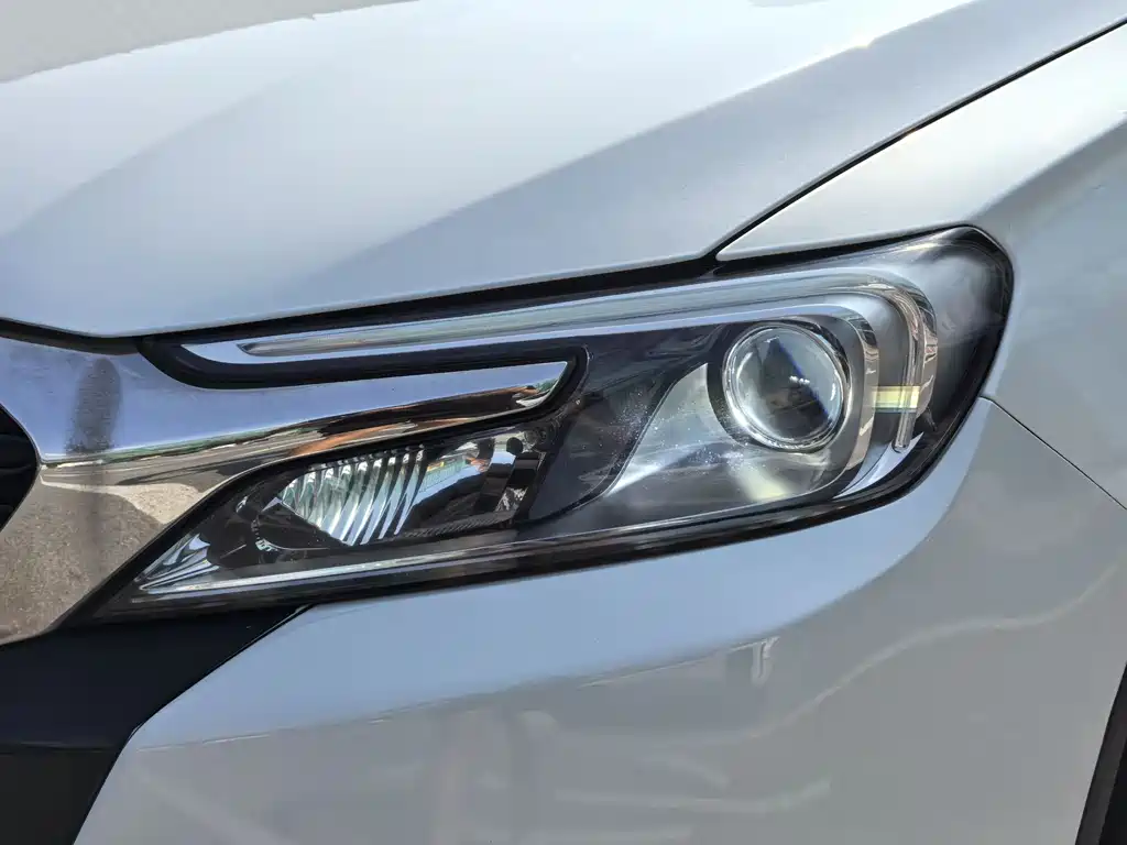 DS 6 1.6 T Luxury THP160