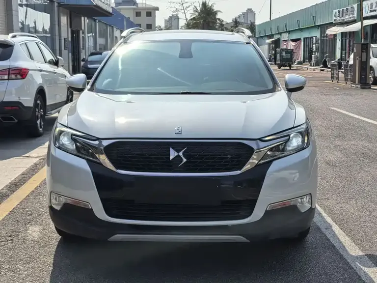 DS 6 1.6 T Luxury THP160