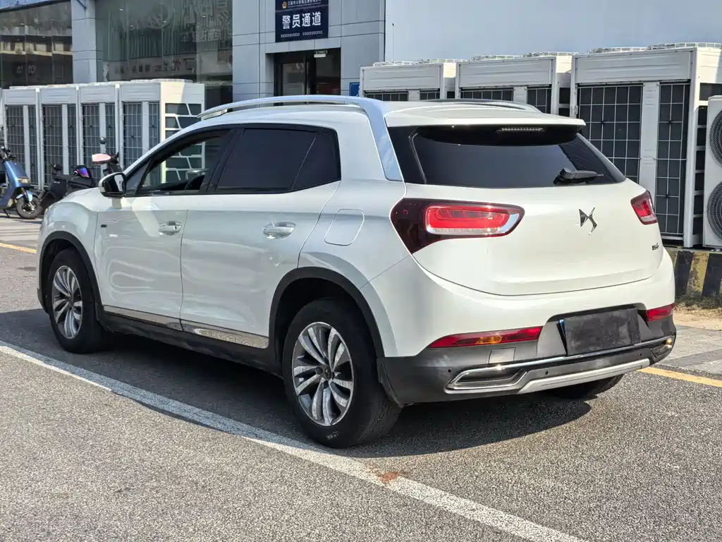 DS 6 1.6 T Luxury THP160