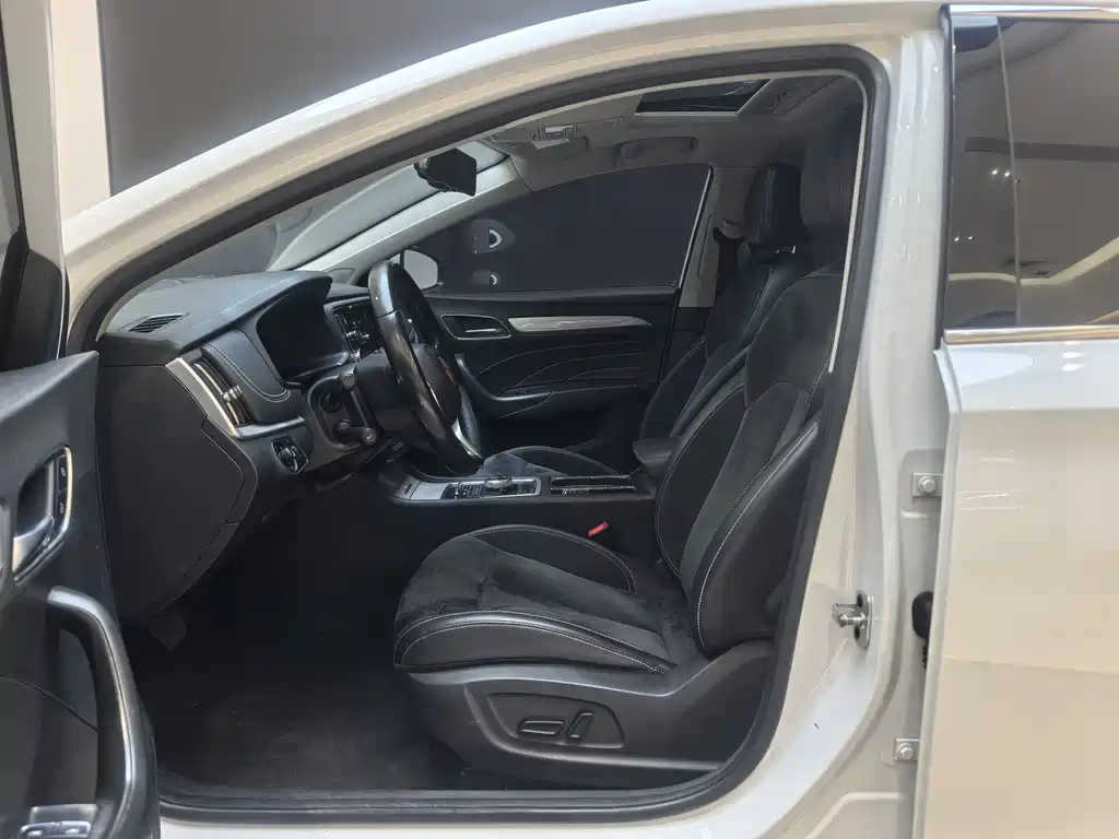 Roewe i6 NEV 荣威i6新能源 2019款 PLUS 50 T 互联网荣耀智尊版