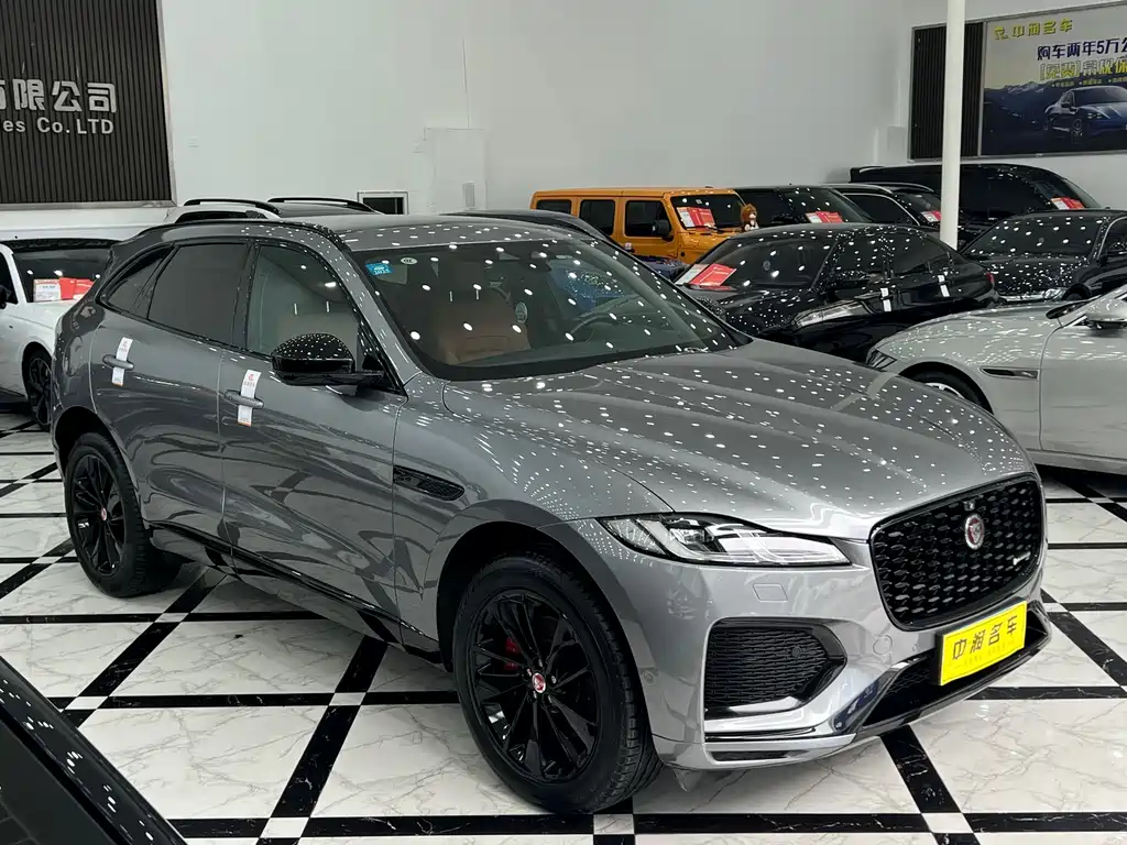 Jaguar F-PACE P250 R-Dynamic BLACK