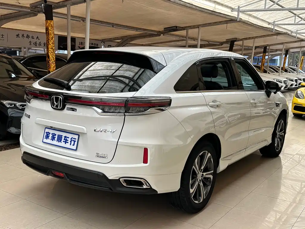 Honda UR-V 240 TURBO 2 WD Elegant