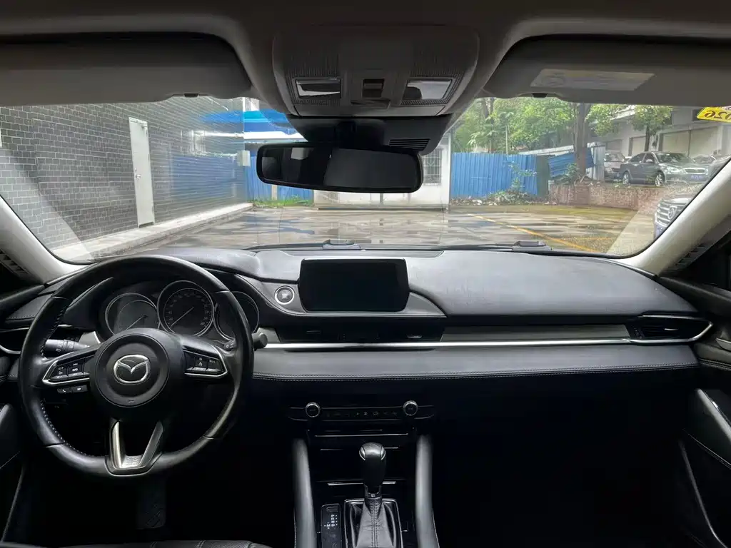 Atenza 2.0 L Blue Sky Luxury