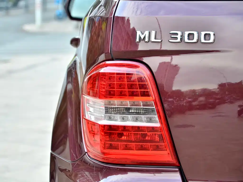 Mercedes-Benz M-Class ML 300 4 MATIC