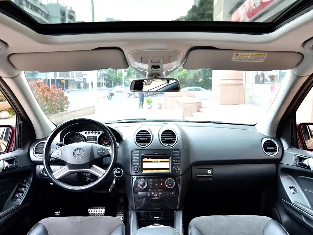 Mercedes-Benz M-Class ML 300 4 MATIC