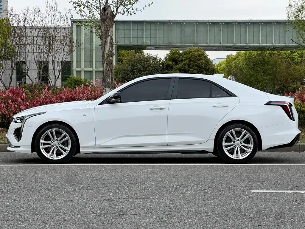Cadillac CT4 28 T Style
