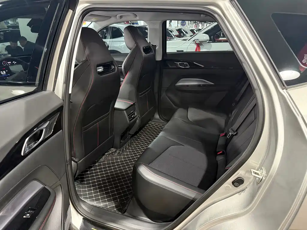 Changan Oshan Z6 Blue Whale 1.5 T DCT Smart Supreme