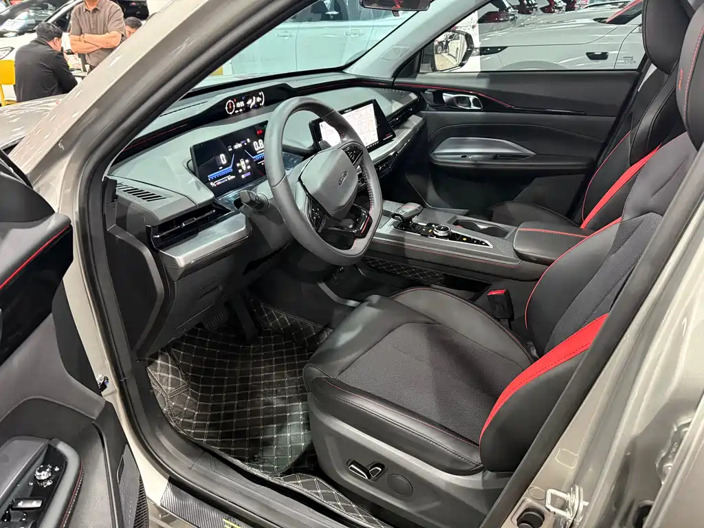 Changan Oshan Z6 Blue Whale 1.5 T DCT Smart Supreme