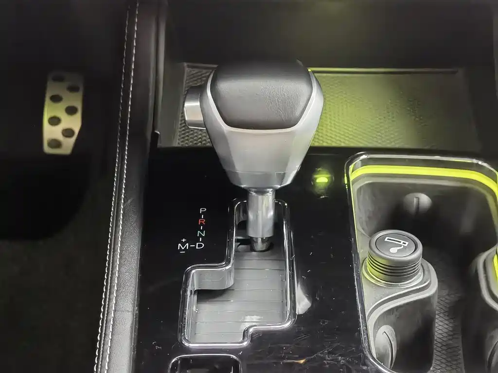BAIC BJ40 北京越野BJ40 2024款 2.3 T 雨林穿越版
