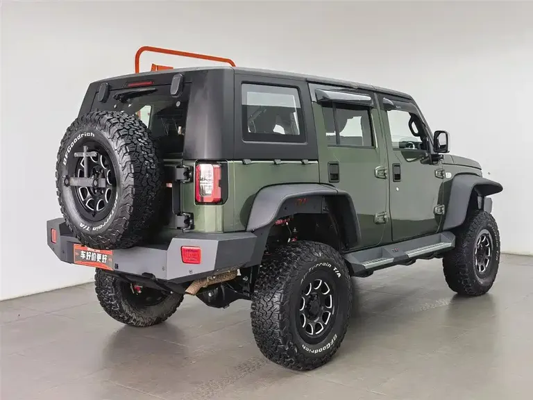 BAIC BJ40 北京越野BJ40 2024款 2.3 T 雨林穿越版
