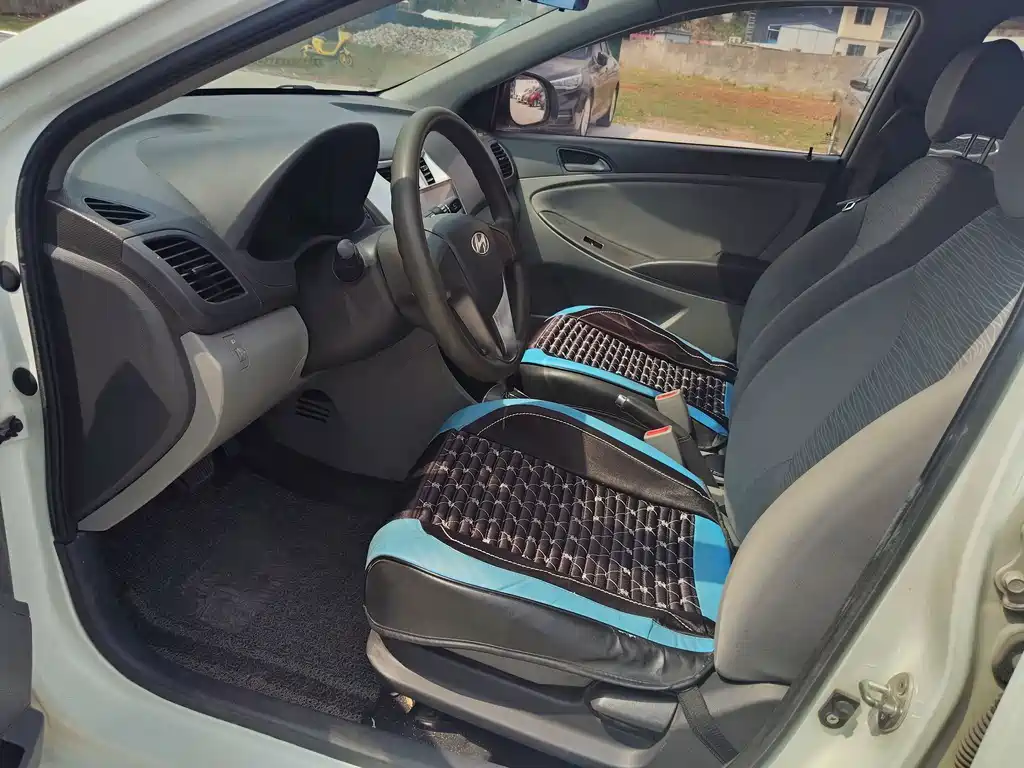 Accent 1.4 L Auto Intelligent GLS