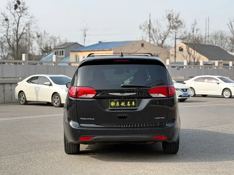 Chrysler Pacifica (Import) 3.6 L Premium