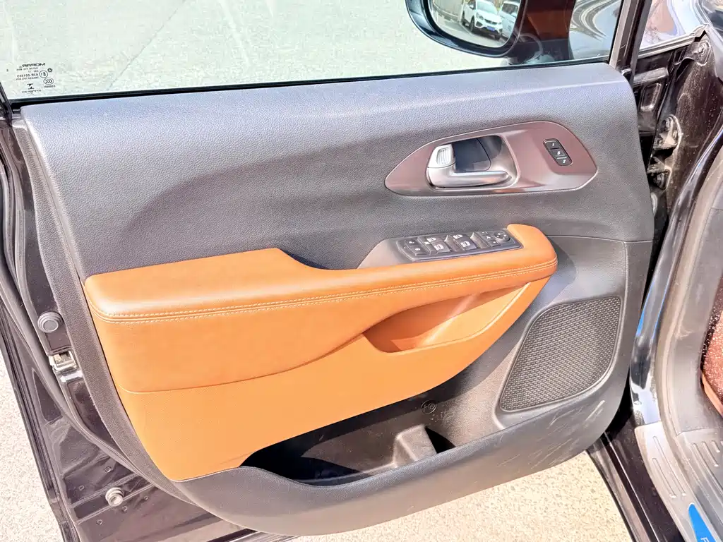 Pacifica (Import) 3.6 L Premium