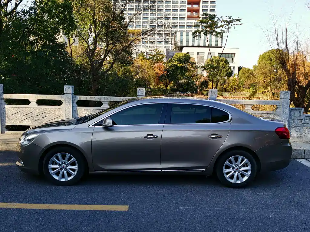 Roewe 950 2.0 L Elegant