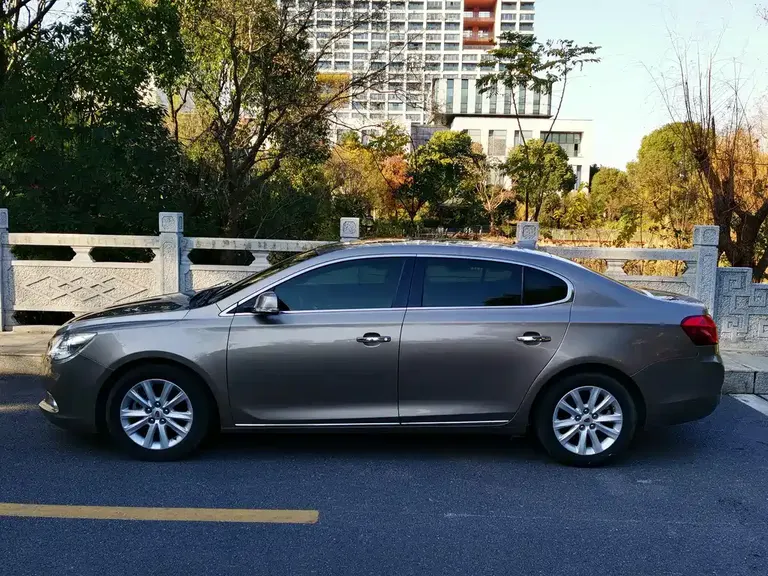 Roewe 950 2.0 L Elegant