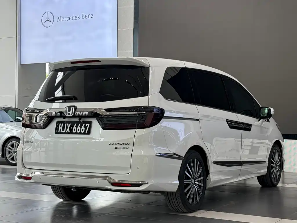 Elysion 2.0 L e:HEV Luxury