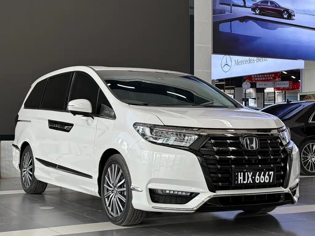 Elysion 2.0 L e:HEV Luxury