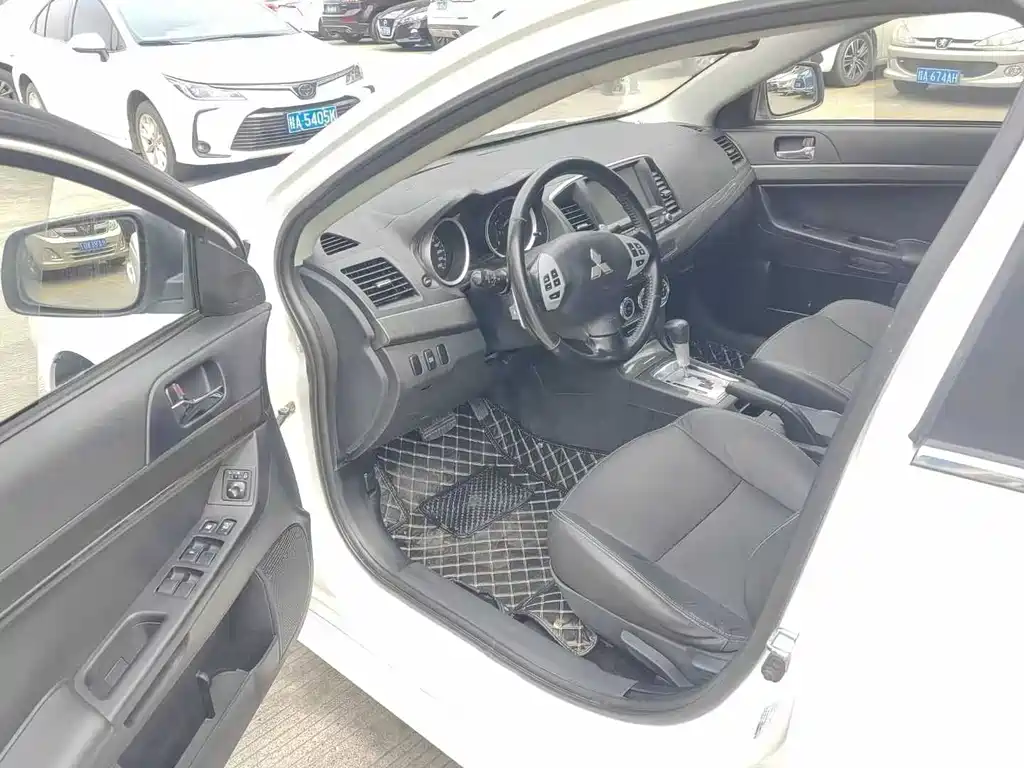 Lancer EX Zhishang 1.8 L CVT Luxury