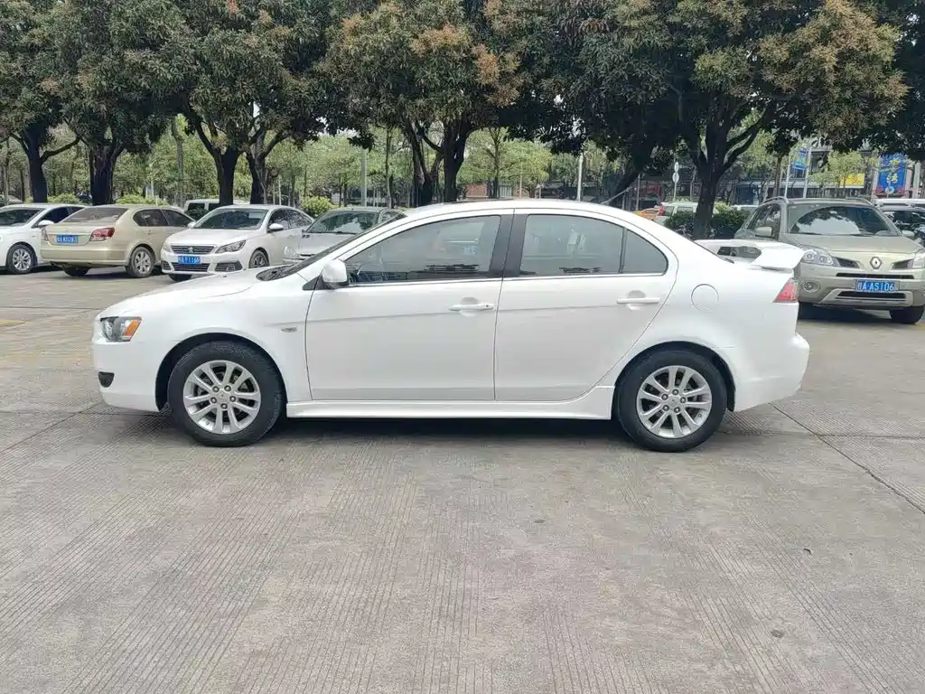 Lancer EX Zhishang 1.8 L CVT Luxury