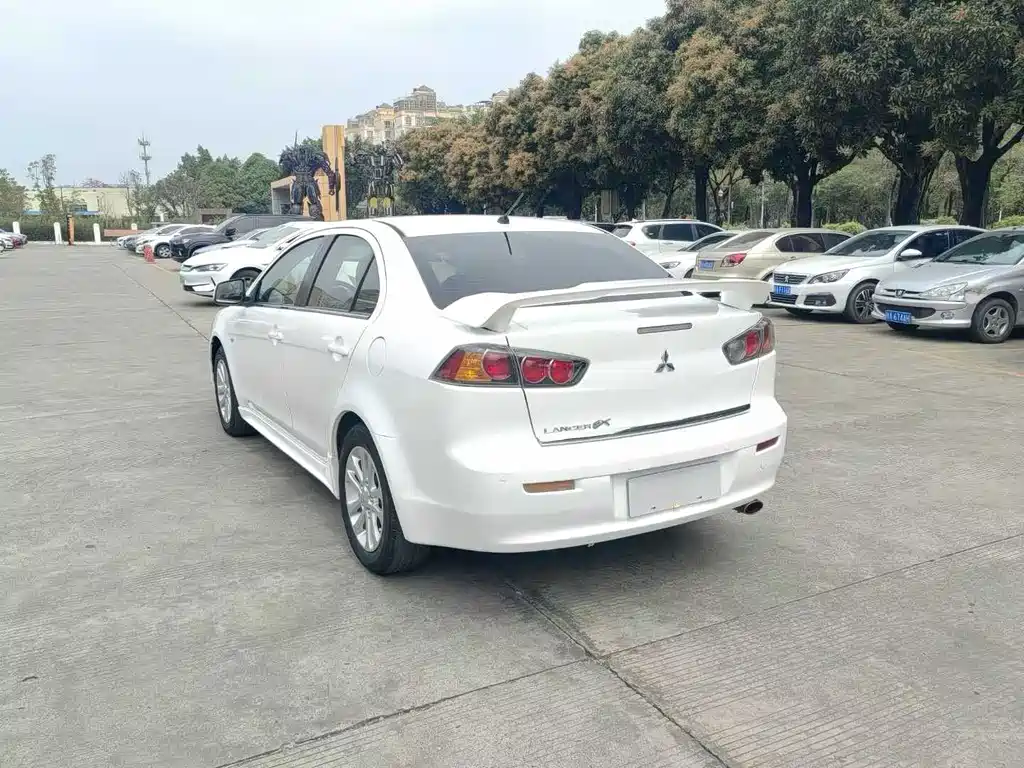 Lancer EX Zhishang 1.8 L CVT Luxury