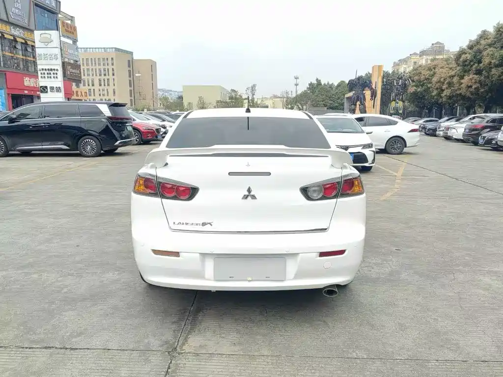 Lancer EX Zhishang 1.8 L CVT Luxury
