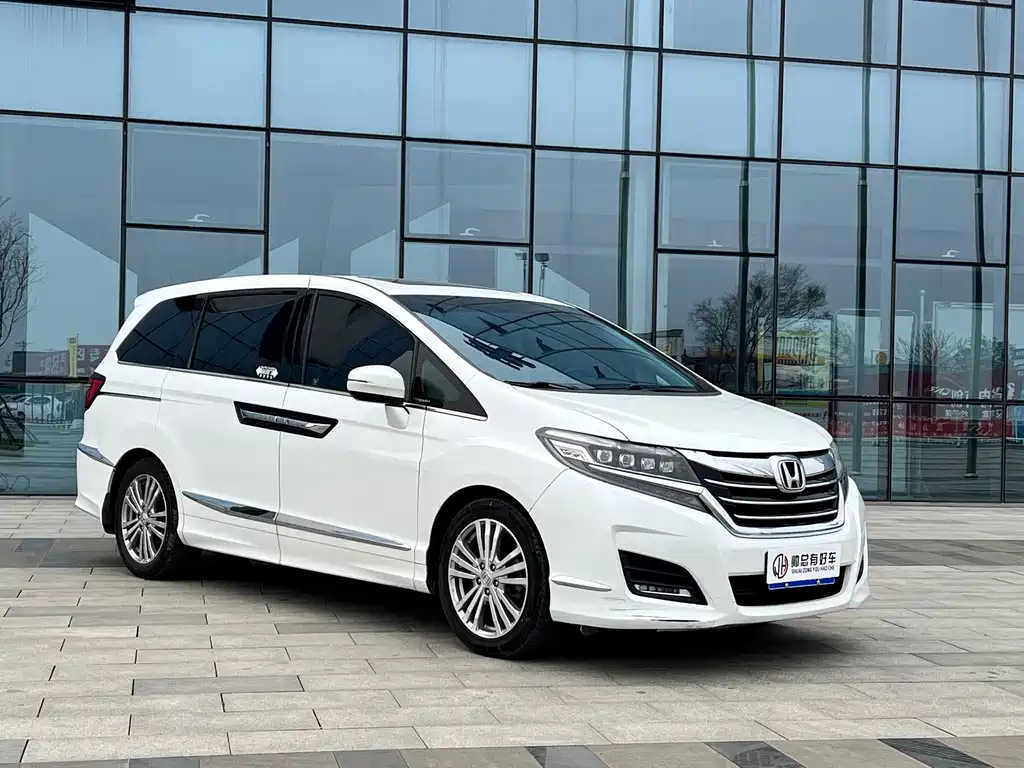 Elysion 2.4 L Luxury