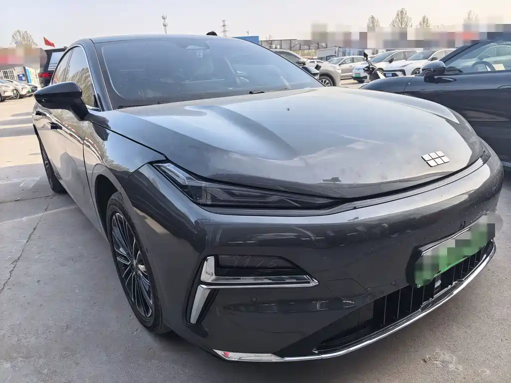 Galaxy Xingyao 8 130 km EM-i Premium