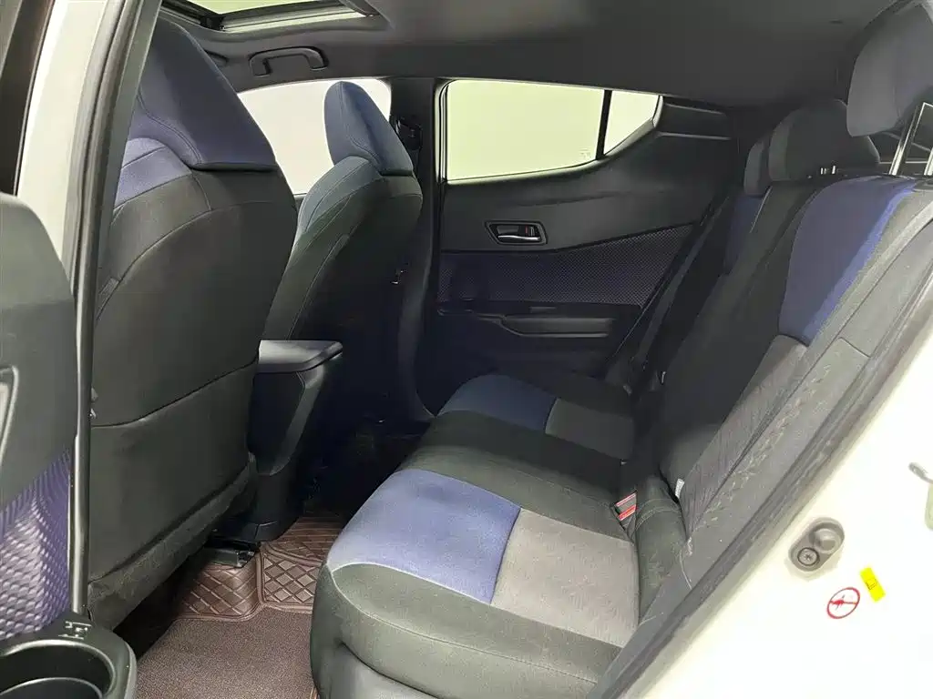 Toyota C-HR 丰田C-HR 2018款 2.0 L 酷跑领先版 国V