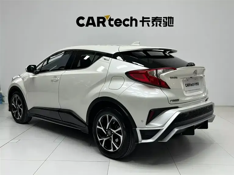 Toyota C-HR 丰田C-HR 2018款 2.0 L 酷跑领先版 国V