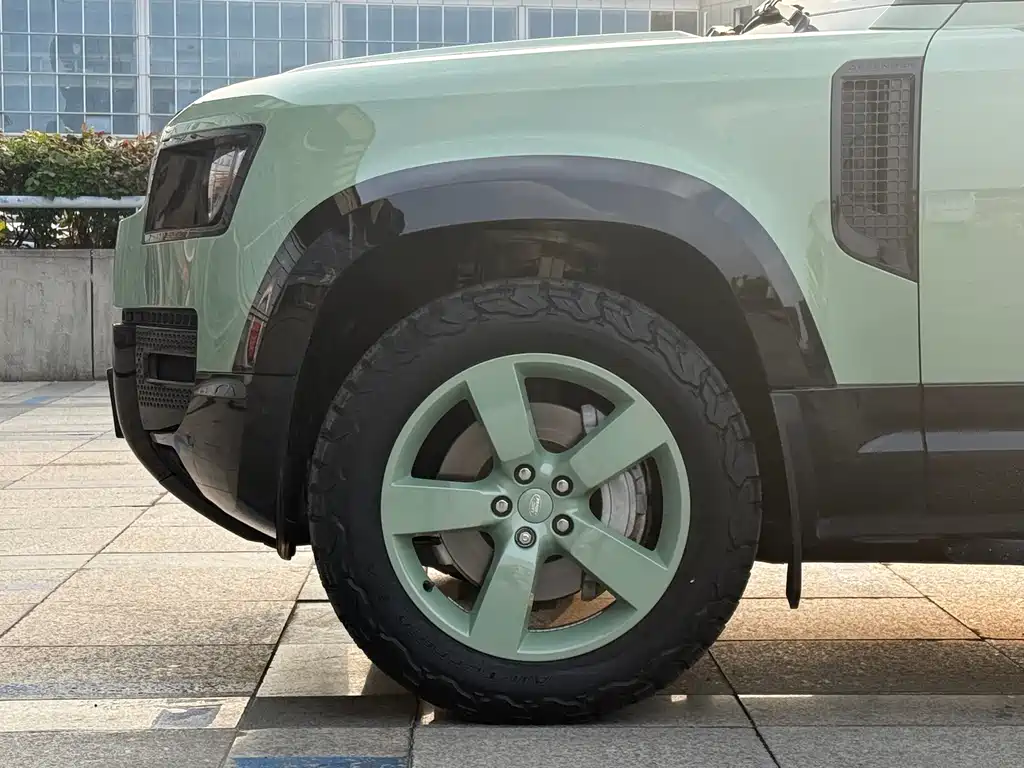 Land Rover Defender 110 3.0 T P400 75 Anniversary Legend