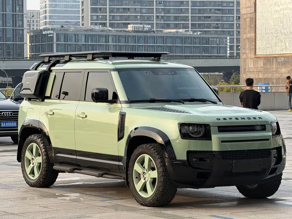 Land Rover Defender 110 3.0 T P400 75 Anniversary Legend