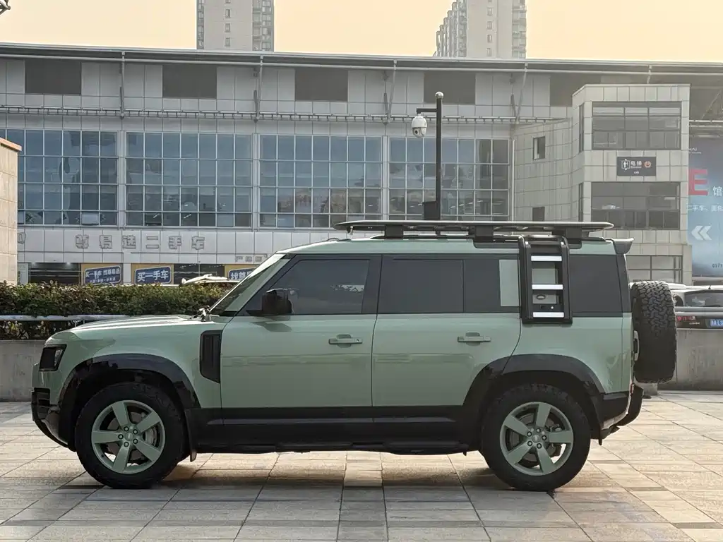 Land Rover Defender 110 3.0 T P400 75 Anniversary Legend