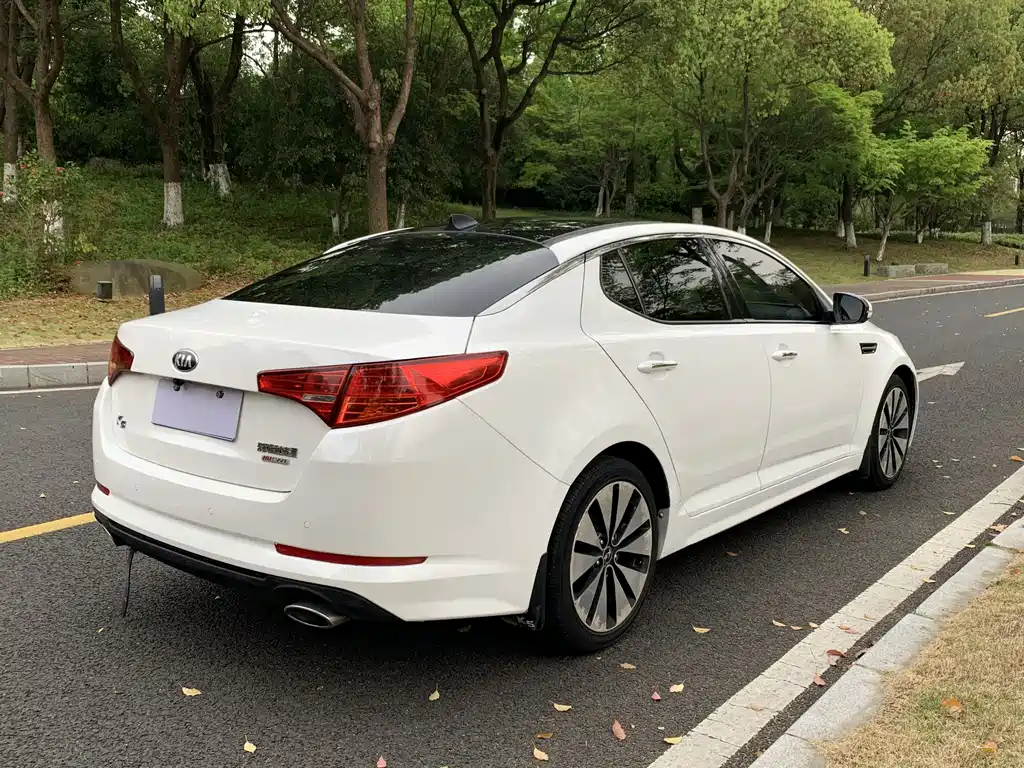 Kia K5 2.0 L Auto Luxury