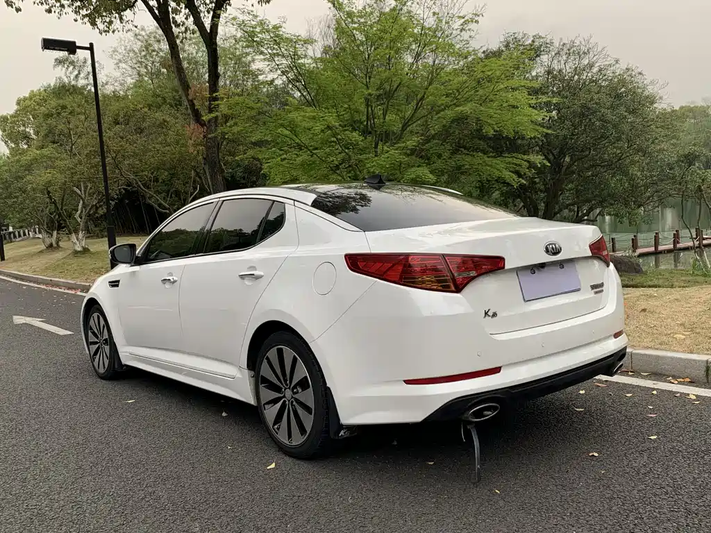 Kia K5 2.0 L Auto Luxury
