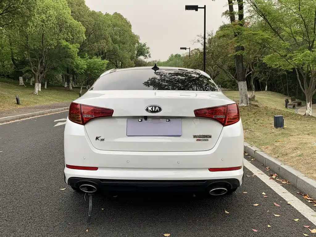 Kia K5 2.0 L Auto Luxury