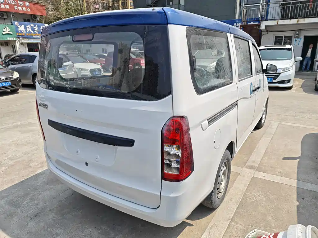 Wuling Rongguang V 1.5 L Utility CN-VI LAR