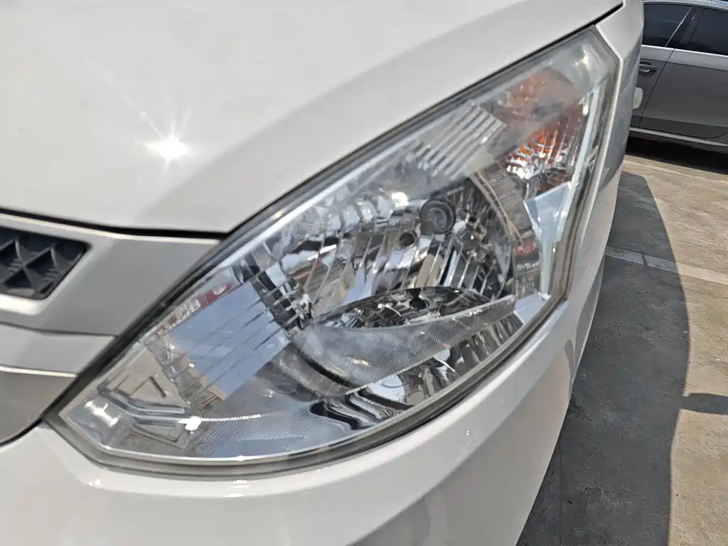Wuling Rongguang V 1.5 L Utility CN-VI LAR