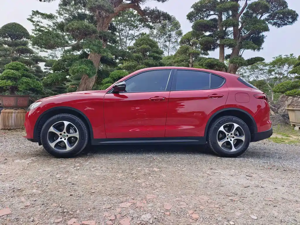 Stelvio 2.0 T 200 HP Elite