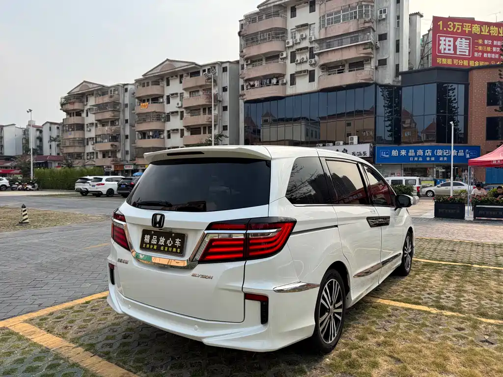 Elysion 2.4 L Luxury