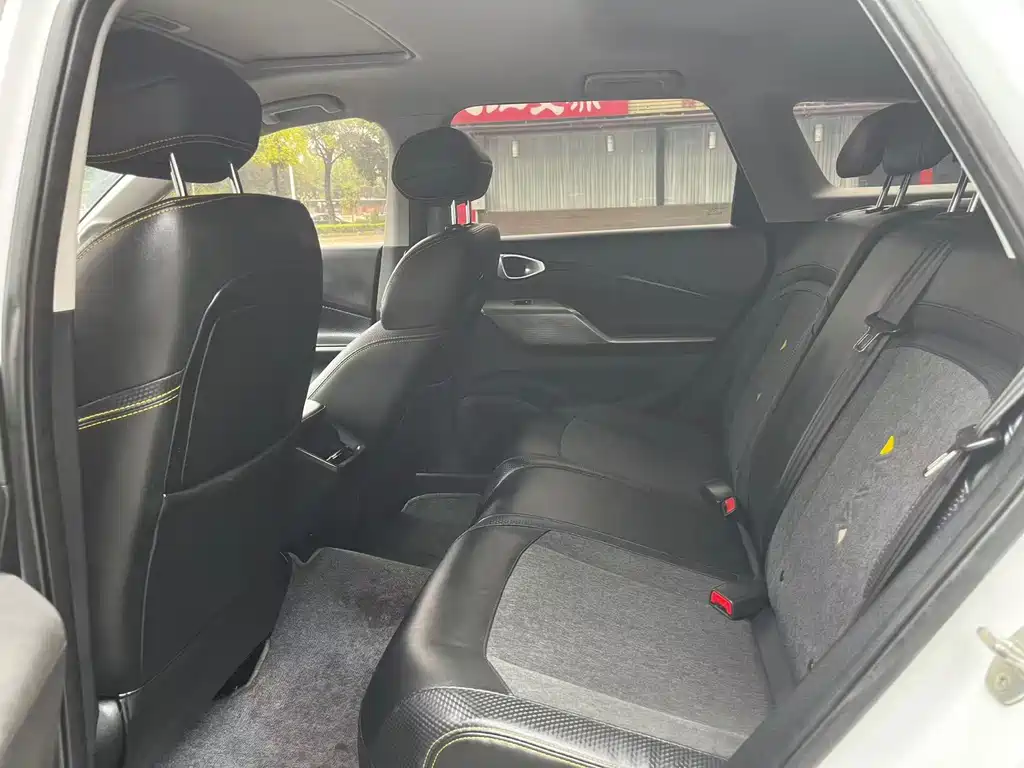 Baojun RC-5 RC-5 W 1.5 T CVT Smart Shine Luxury