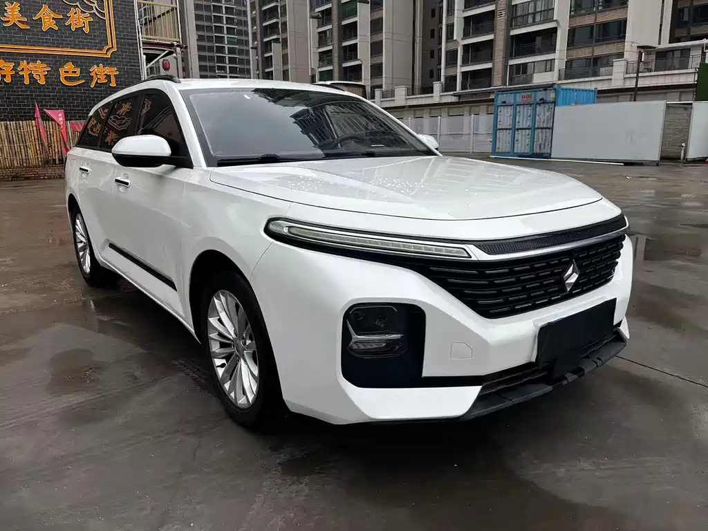 Baojun RC-5 RC-5 W 1.5 T CVT Smart Shine Luxury