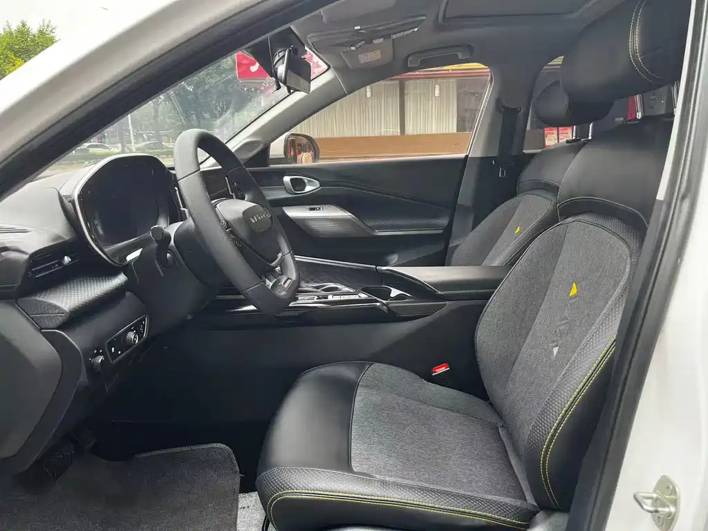 Baojun RC-5 RC-5 W 1.5 T CVT Smart Shine Luxury