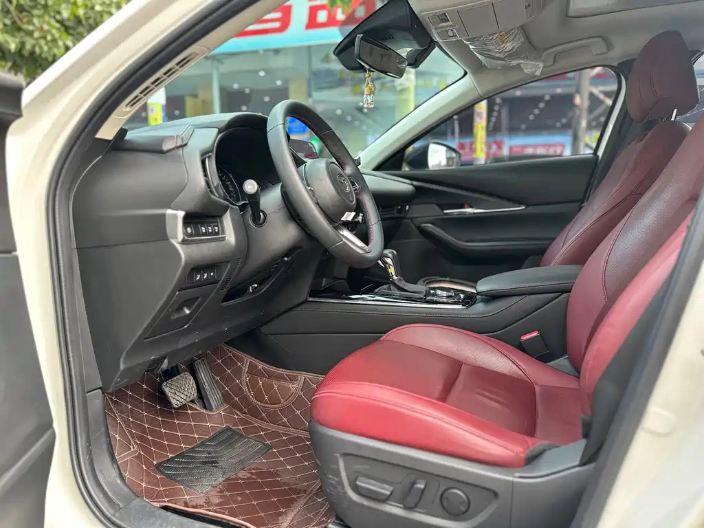 Mazda CX-30 2.0 L Auto Shine Joy Type Obsidian