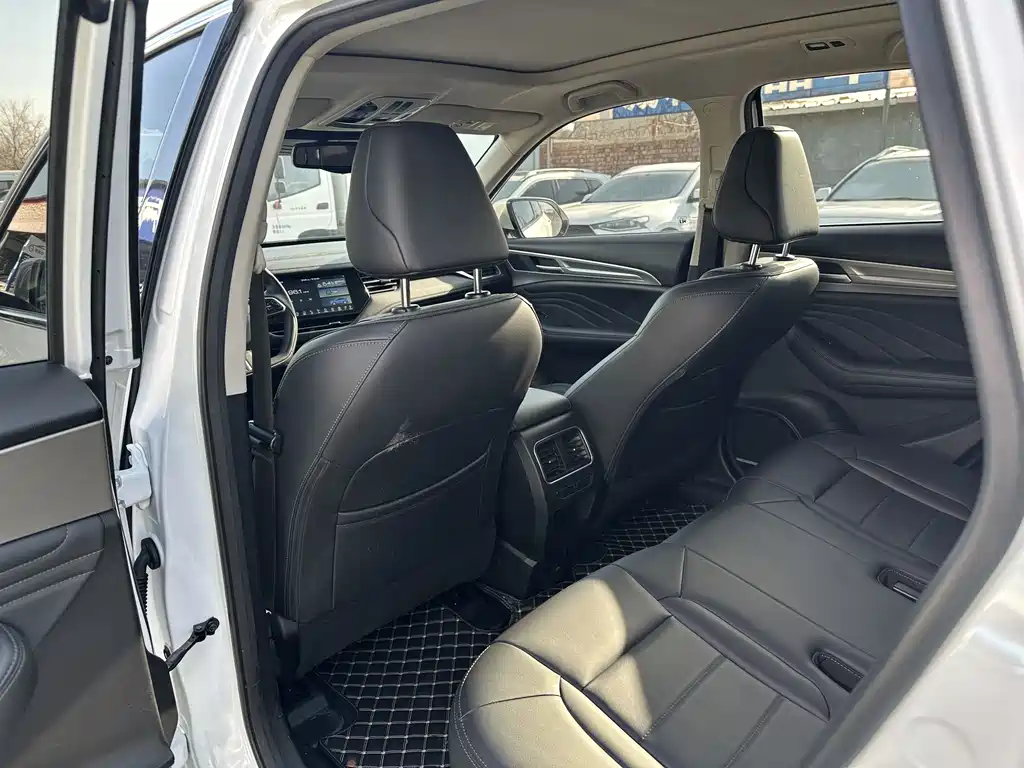Haval F7 2.0 T 2 WD i