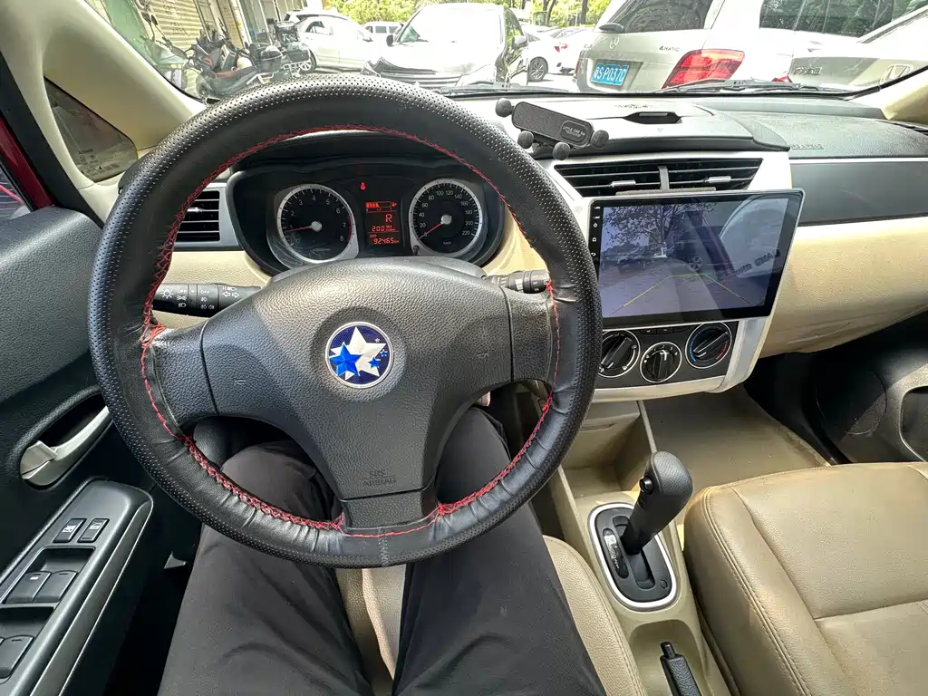 Venucia R50 1.6 L Auto Luxury